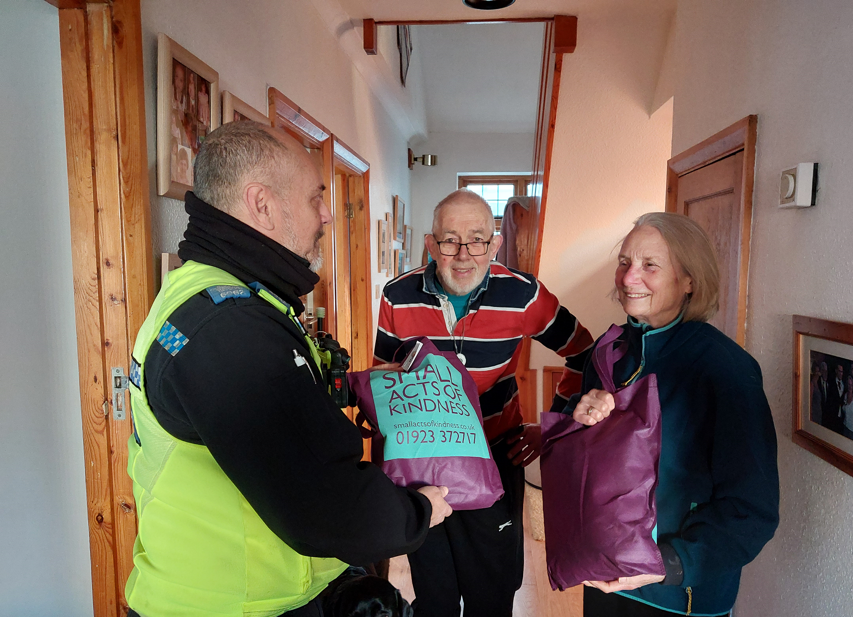 PCSOs Alex Peduto giving kidness bags